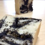 黒ゴマ餡の角食パン　キューブ型(大） １個